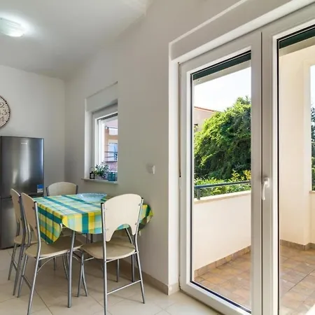 In Stoja Mit Terrasse Διαμέρισμα *