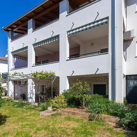 Διαμέρισμα In Stoja Mit Terrasse